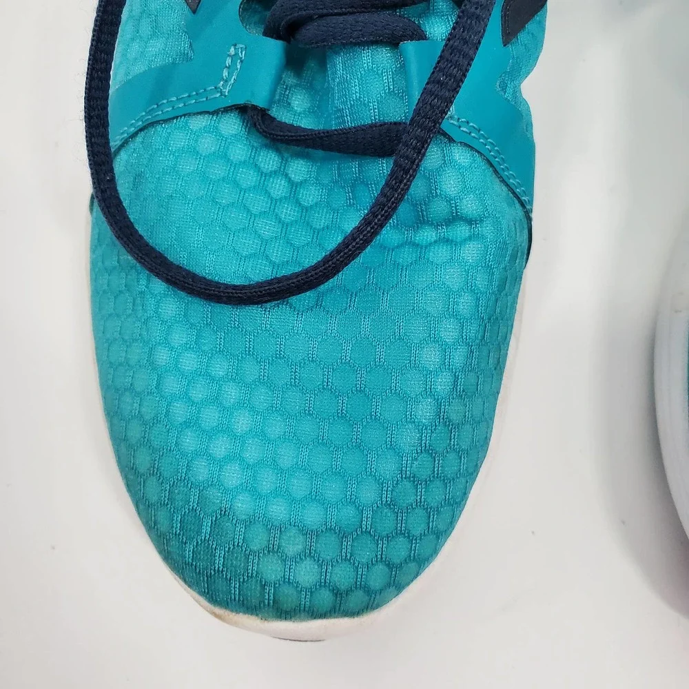 Vionic Teal Athletic Sneakers with Navy Accents